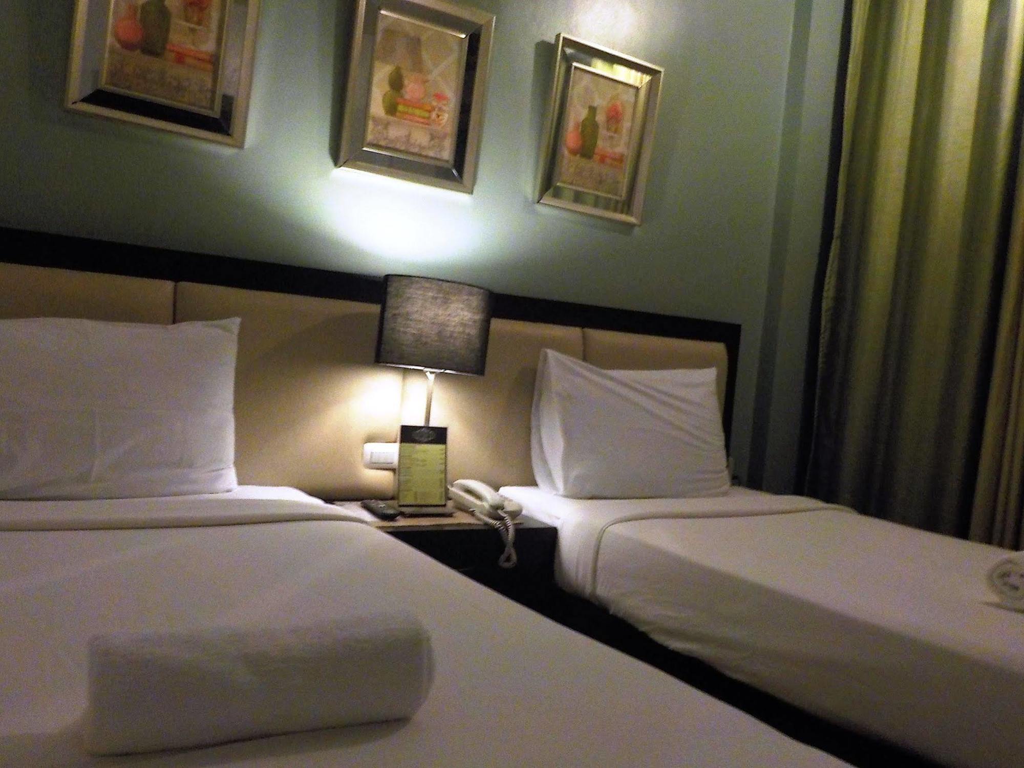 Urban Manor Hotel Roxas Dış mekan fotoğraf